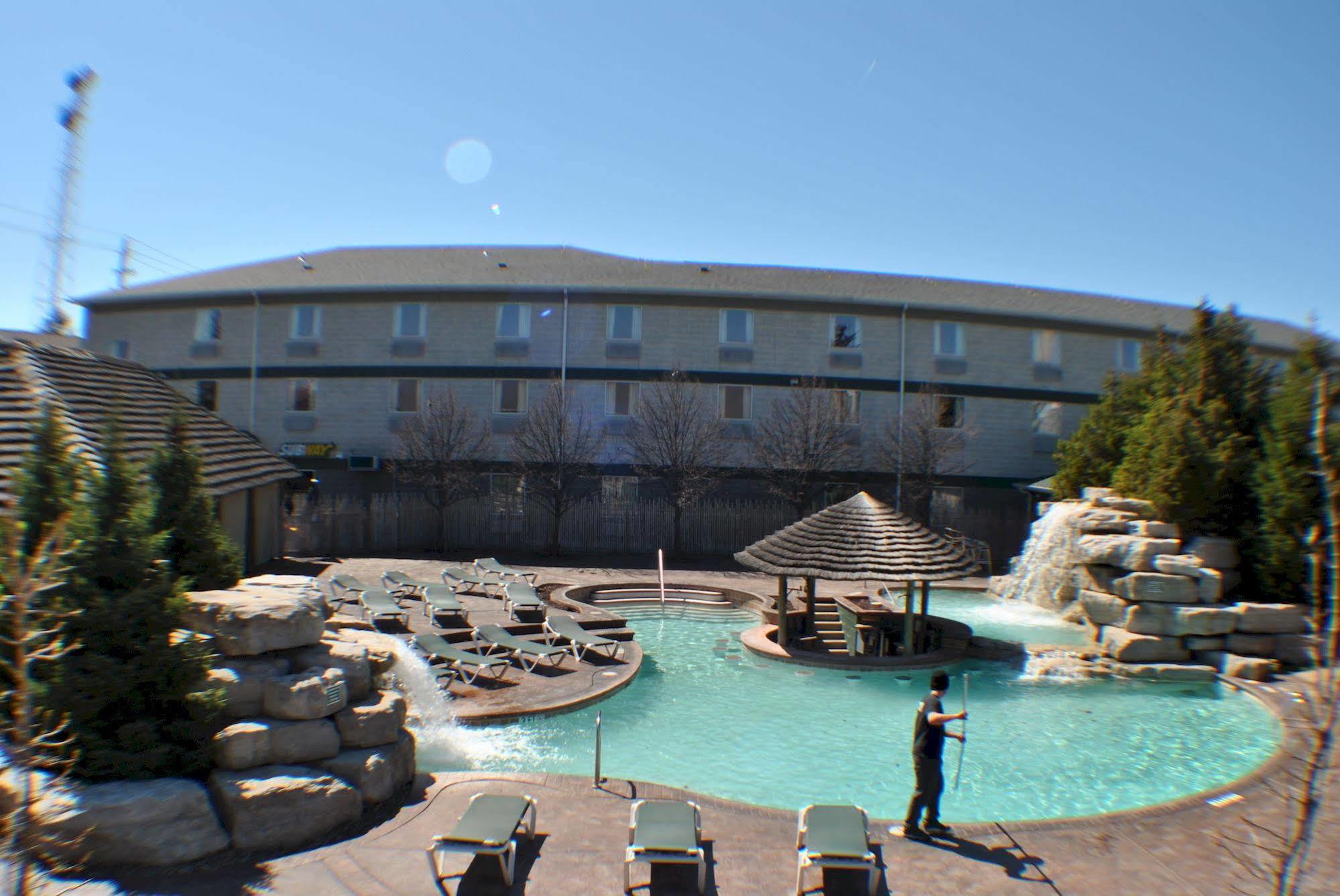Commodore Resort Put-in-Bay Exterior photo